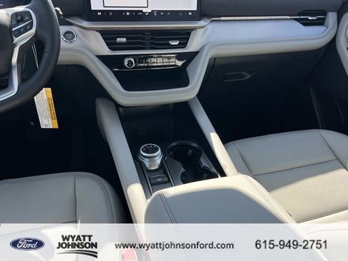 New 2026 Ford Explorer Active RWD image 17