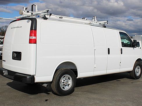 Used 2025 Chevrolet Express 2500 Extended w/ Communications Package image 6