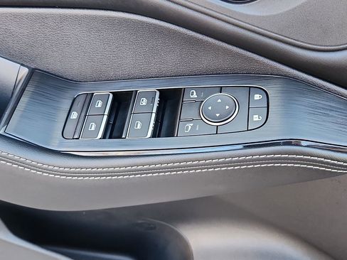 Certified 2025 Nissan Rogue SL image 27