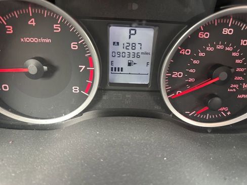 Used 2014 Subaru Crosstrek 2.0i Premium image 3