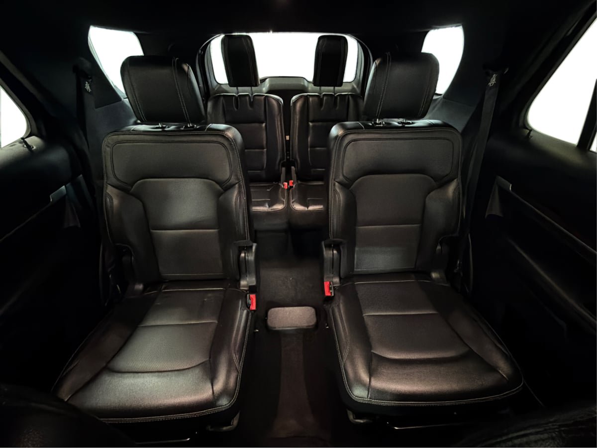 Used 2018 Ford Explorer Limited w/ Equipment Group 301A AWD/4WD image 19