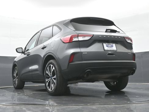Used 2022 Ford Escape SE w/ SE Sport Appearance Package AWD/4WD image 38