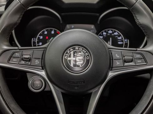Used 2019 Alfa Romeo Stelvio AWD image 10