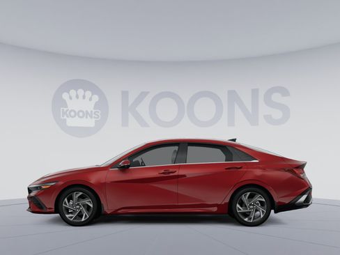 Used 2025 Hyundai Elantra Limited FWD image 2