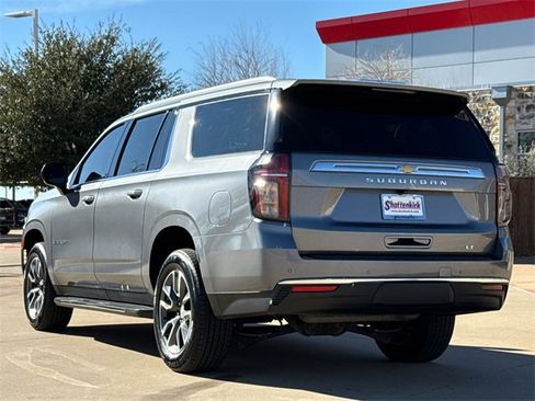 Used 2021 Chevrolet Suburban LT image 6