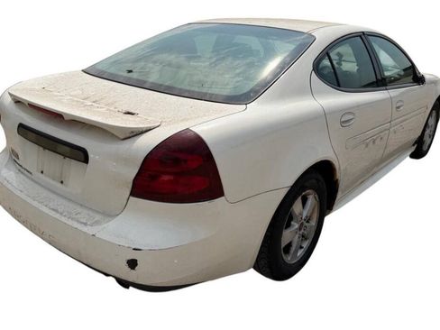 Used 2008 Pontiac Grand Prix w/ Preferred Package FWD image 5