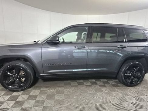 Used 2023 Jeep Grand Cherokee L Laredo AWD/4WD image 5