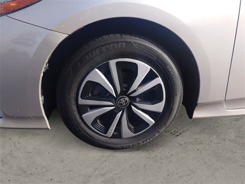 Used 2017 Toyota Prius Prime image 14