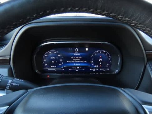 Used 2022 Chevrolet Tahoe LT w/ LT Signature Plus Package image 26