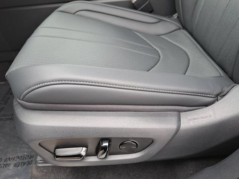 Used 2026 Lexus TX 500h AWD w/ Technology Package image 32