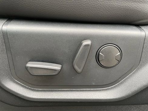 Used 2021 Ford Expedition XLT image 9