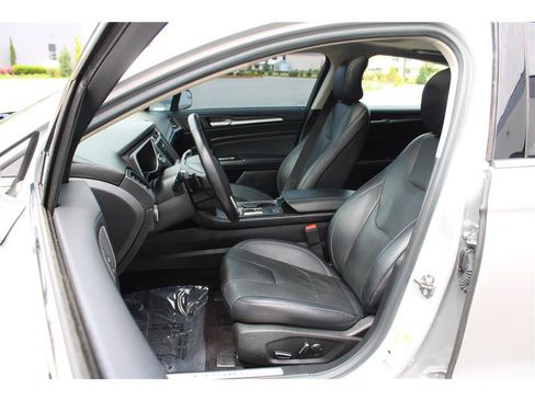 Used 2017 Ford Fusion Titanium AWD/4WD image 8