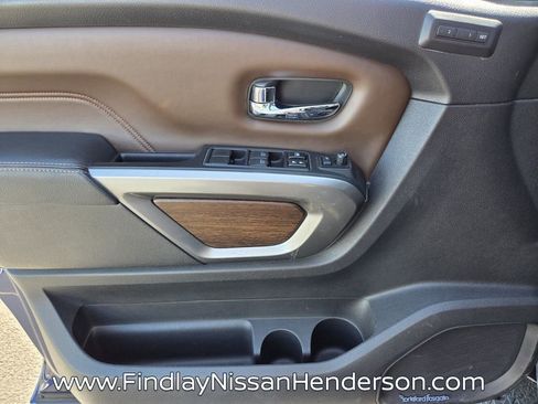 Used 2018 Nissan Titan Platinum Reserve image 19