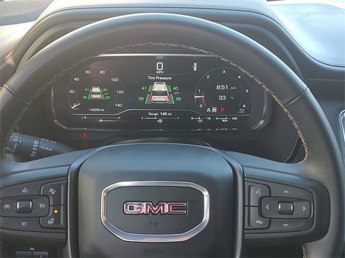 Used 2024 GMC Yukon XL AT4 w/ Technology Package image 15