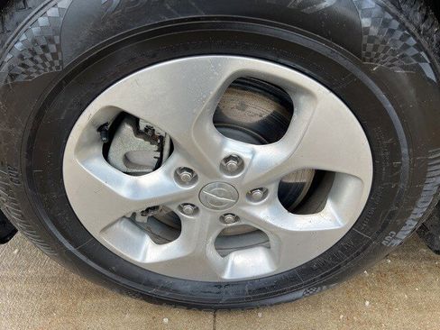 Certified 2018 Chrysler Pacifica Touring-L image 9