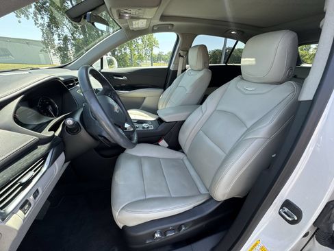 Used 2019 Cadillac XT4 Premium Luxury FWD image 11