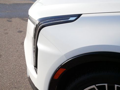 Certified 2025 Cadillac XT4 Sport image 16