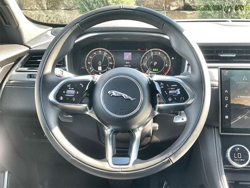 Used 2025 Jaguar F-PACE R-Dynamic S image 21