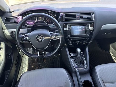 Used 2016 Volkswagen Jetta SEL Premium FWD image 22