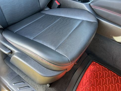 Used 2023 Chevrolet Colorado Z71 w/ Z71 Convenience Package 2 image 16