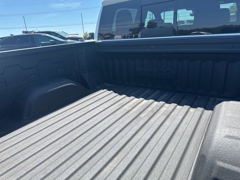 Used 2023 Chevrolet Silverado 1500 High Country w/ Technology Package image 21