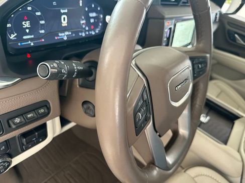 Used 2023 GMC Yukon Denali w/ Denali Reserve Package RWD image 21