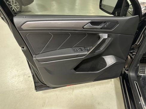 Certified 2023 Volkswagen Tiguan SE R-Line image 17