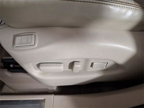 Used 2010 Cadillac SRX Luxury image 15