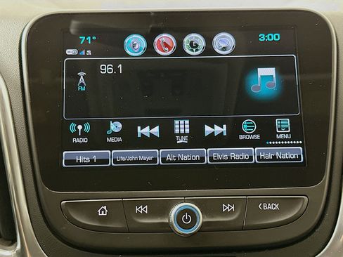 Used 2018 Chevrolet Equinox LT image 21