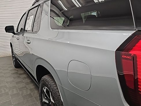 Used 2025 GMC Yukon XL AT4 w/ AT4 Premium Package image 6