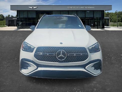 Used 2025 Mercedes-Benz GLE 450e 4MATIC image 2