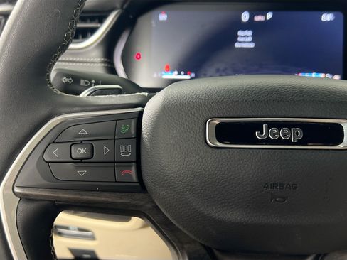 Used 2025 Jeep Grand Cherokee L Limited w/ Trailer Tow Package RWD image 18