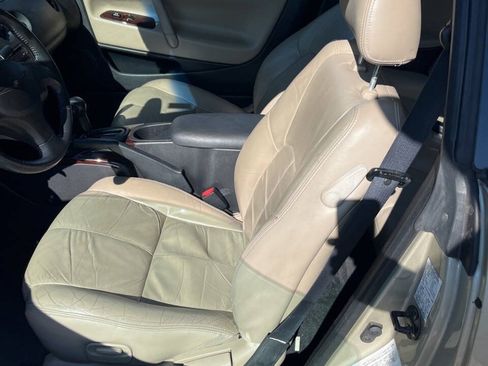 Used 2001 Chrysler Sebring LXi FWD image 4