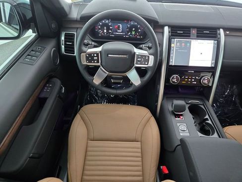 New 2025 Land Rover Discovery Dynamic SE AWD/4WD image 12