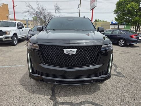 Used 2022 Cadillac Escalade Sport Platinum w/ LPO, ONYX Package AWD/4WD image 4