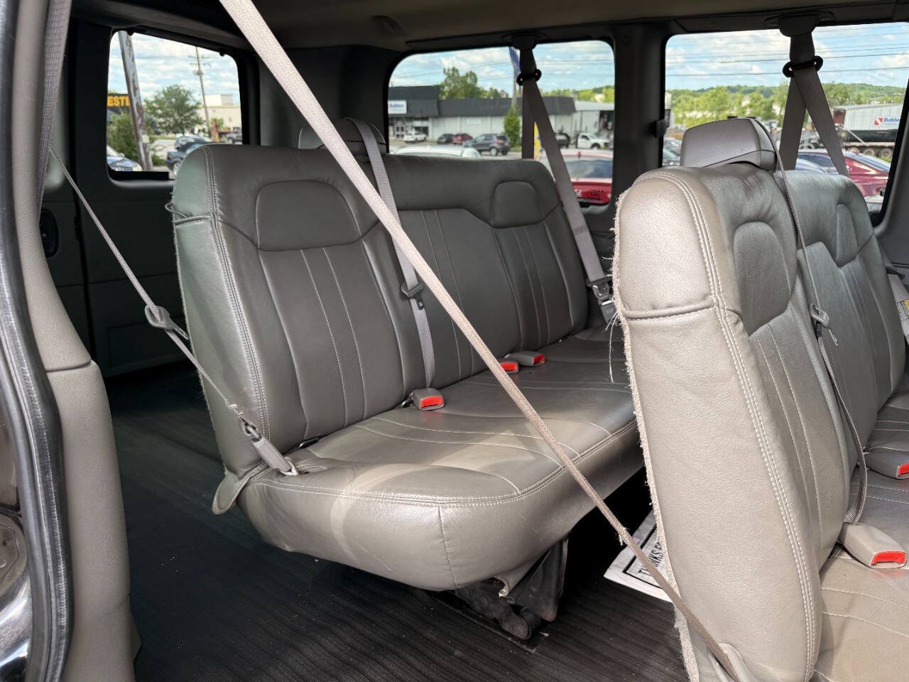 Used 2010 GMC Savana 1500 LS RWD image 40