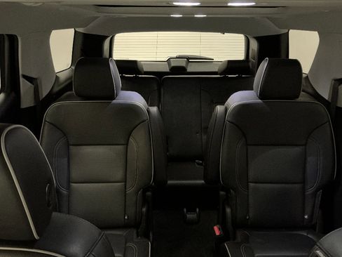 Used 2021 Chevrolet Traverse High Country image 17