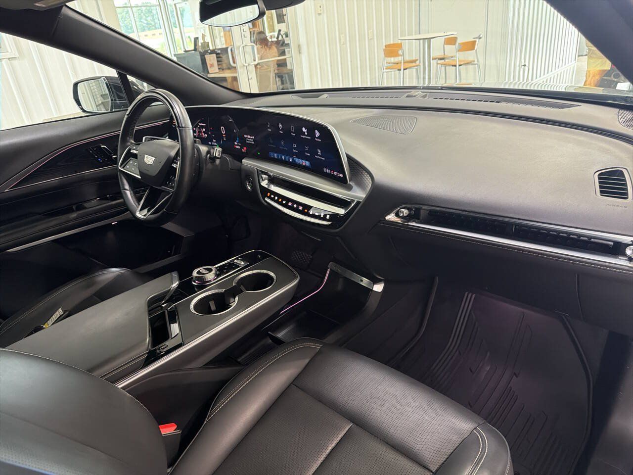 Used 2024 Cadillac Lyriq Luxury AWD/4WD image 29