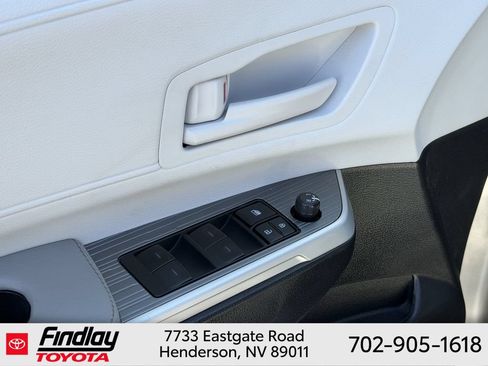 Certified 2025 Toyota Sienna LE FWD image 19