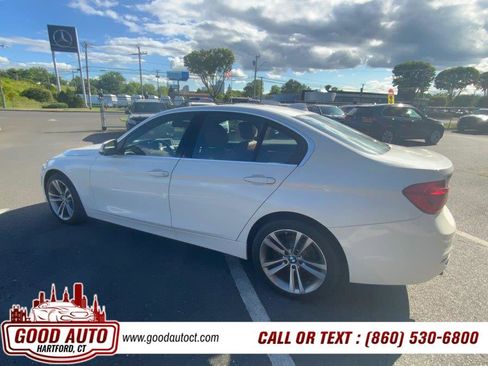 Used 2017 BMW 330i xDrive Sedan AWD/4WD image 4