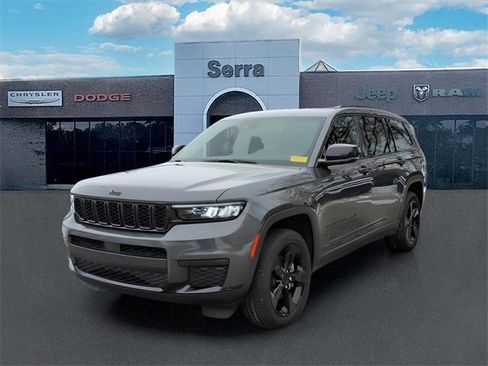 Used 2022 Jeep Grand Cherokee L Altitude image 3