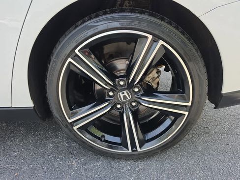 Used 2025 Honda Accord Sport image 11