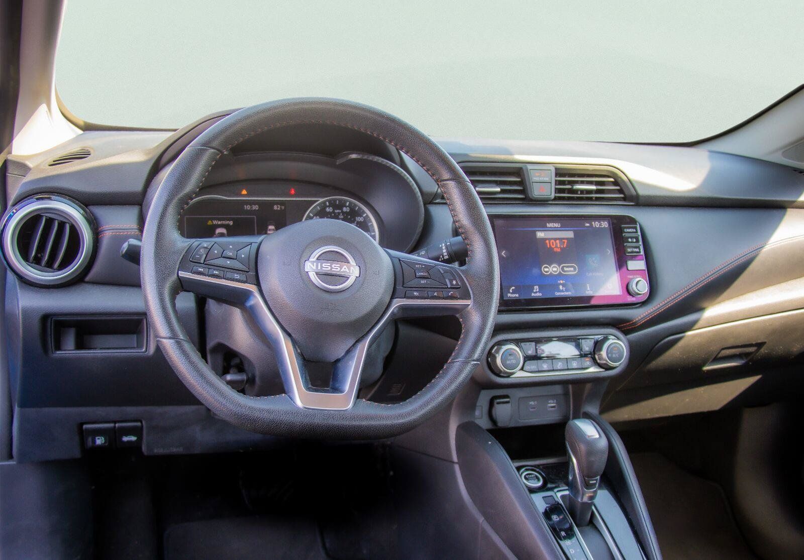 Used 2024 Nissan Versa SR FWD image 5