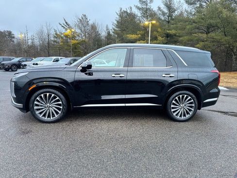 Used 2023 Hyundai Palisade Calligraphy image 3