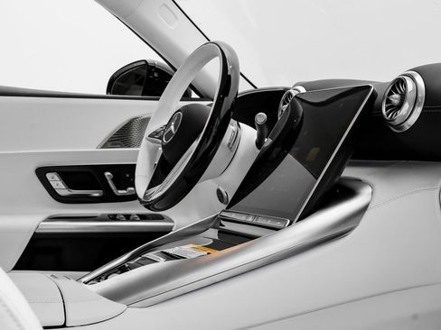 Used 2026 Mercedes-Benz Maybach SL 680 image 29