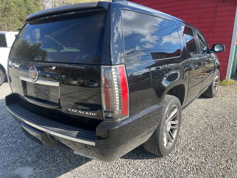 Used 2013 Cadillac Escalade ESV Premium image 7