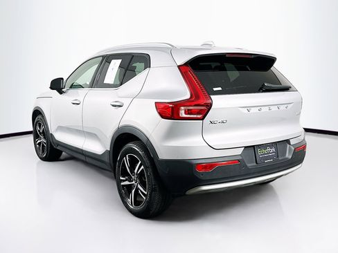 Used 2025 Volvo XC40 B5 Core AWD/4WD image 5