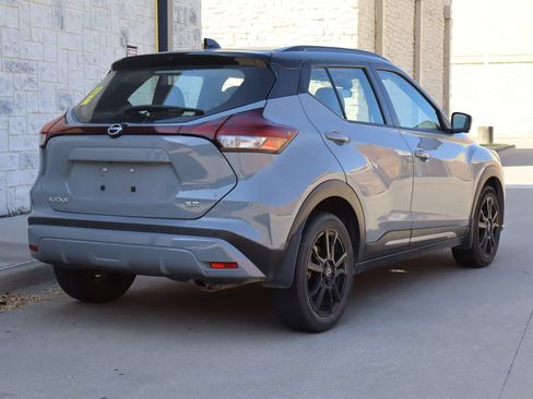 Used 2023 Nissan Kicks SR w/ SR Premium Package FWD image 3
