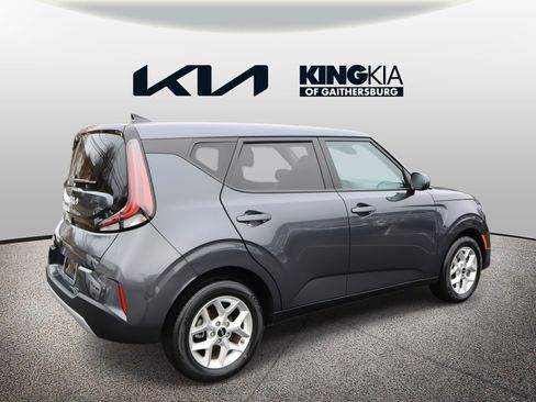 Certified 2023 Kia Soul LX w/ LX Technology Package image 3