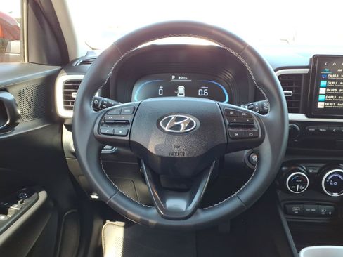 Certified 2024 Hyundai Venue Limited FWD image 19